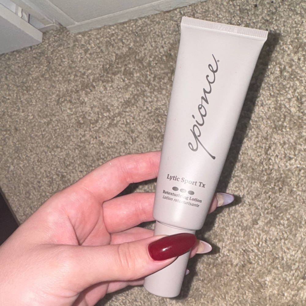 Epionce lytic sports tx retexturizing lotion